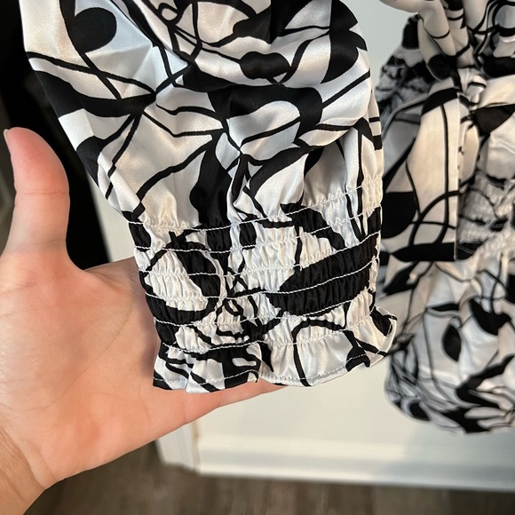 REMOVING TODAY  WILL NOT TAKE LESS NWT BCBGMAXARIA Neutral Blouse - Picture 5 of 5